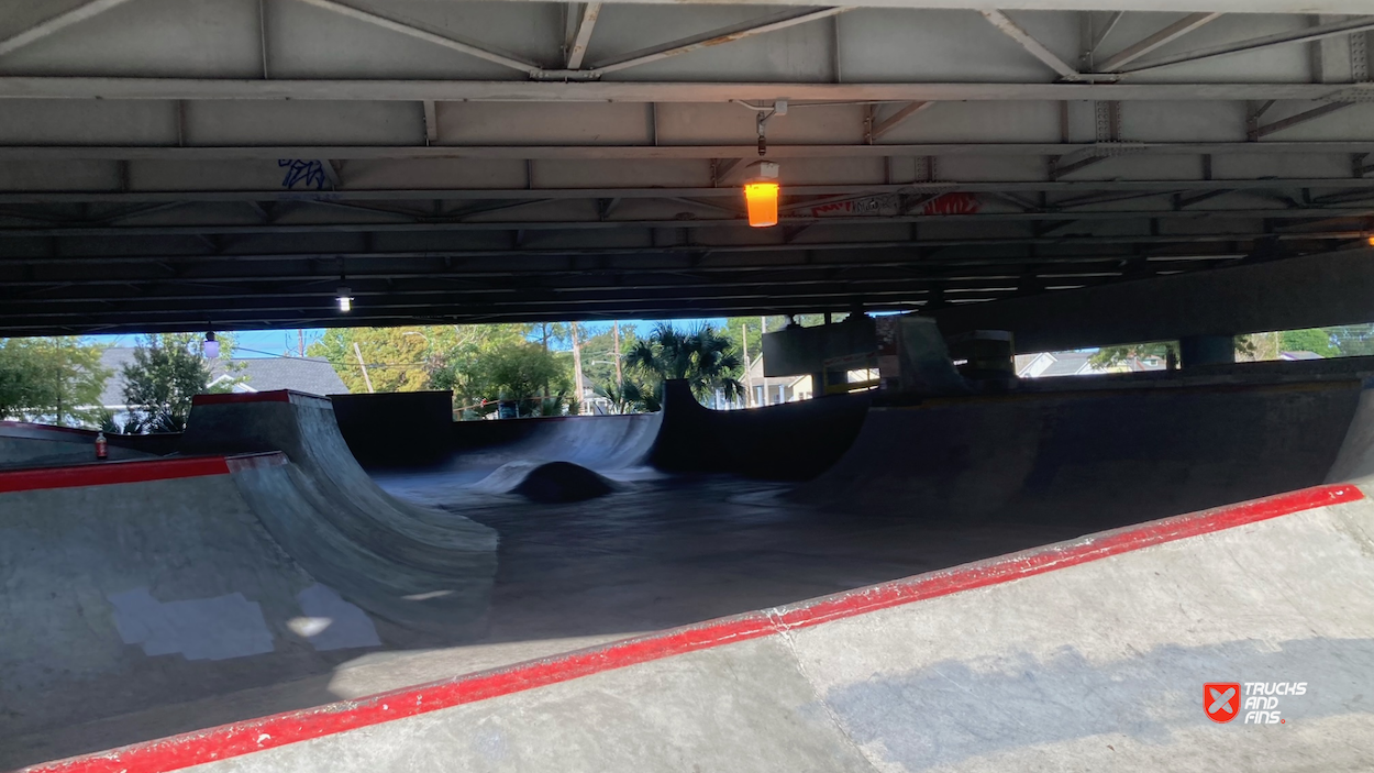 Parasite DIY skatepark